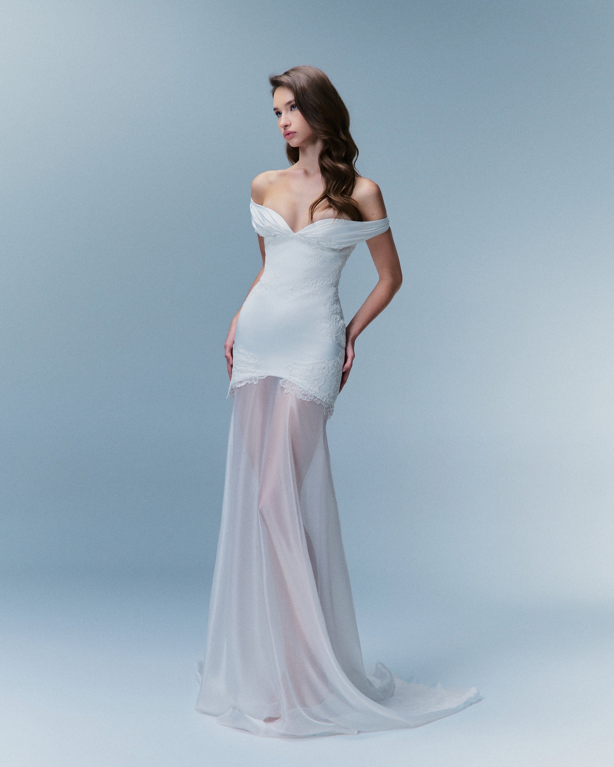 Théa Lace Princess Gown